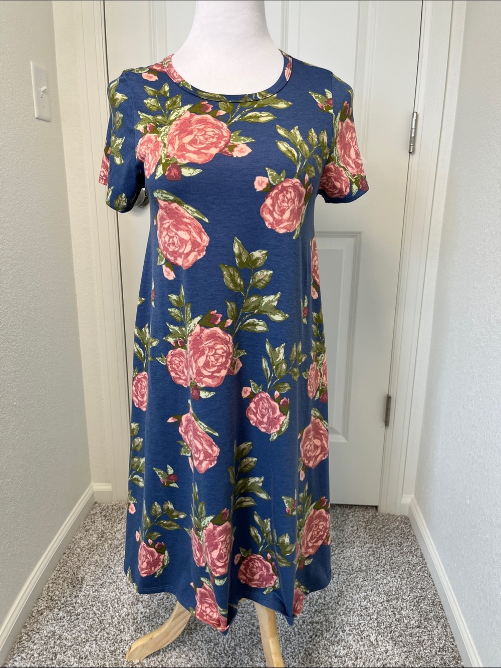 LuLaRoe Carly Dress with Pink Rose Print, XS